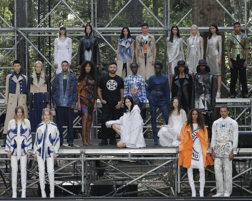 Imajinasi Kehidupan Bawah Laut di Koleksi Burberry SS21