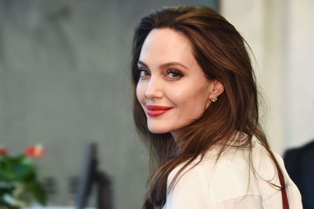 Angelina Jolie Kembali ke Layar Lebar Lewat Maleficent 2