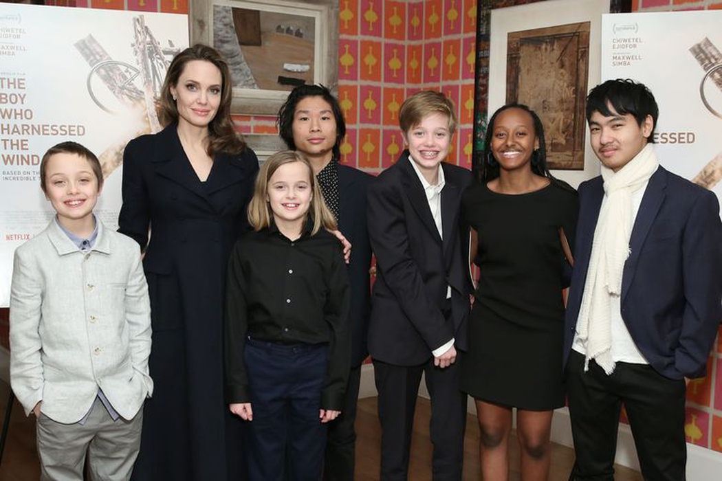 Angelina Jolie Bagikan Momen Langka bersama Anak-Anaknya