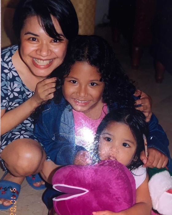 Ruth Sahanaya Bagikan Tips Membesarkan Kedua Anak Perempuannya