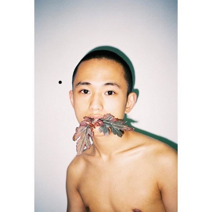 Kepergian Ren Hang, Fotografer Kontroversial Asal China