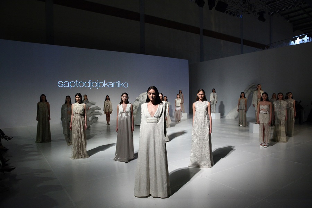 Siluet nan puitis dari Sapto djojokartiko