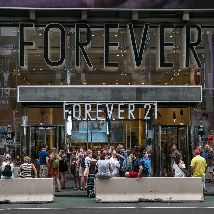 Forever 21 Dikabarkan Akan Bangkrut