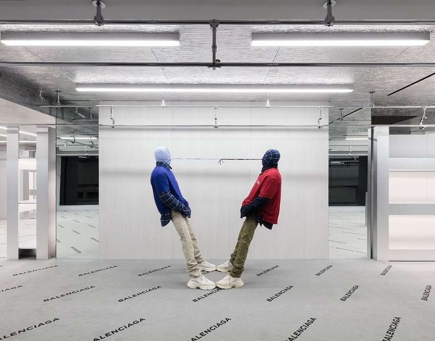 Penampilan Baru Butik Balenciaga