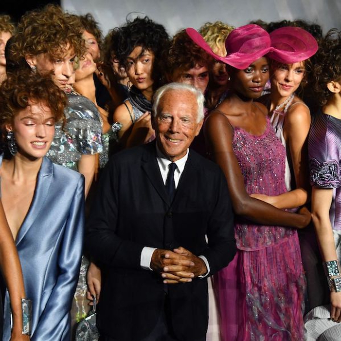 Karena Virus Corona, Armani Menggelar Fashion Show Tertutup