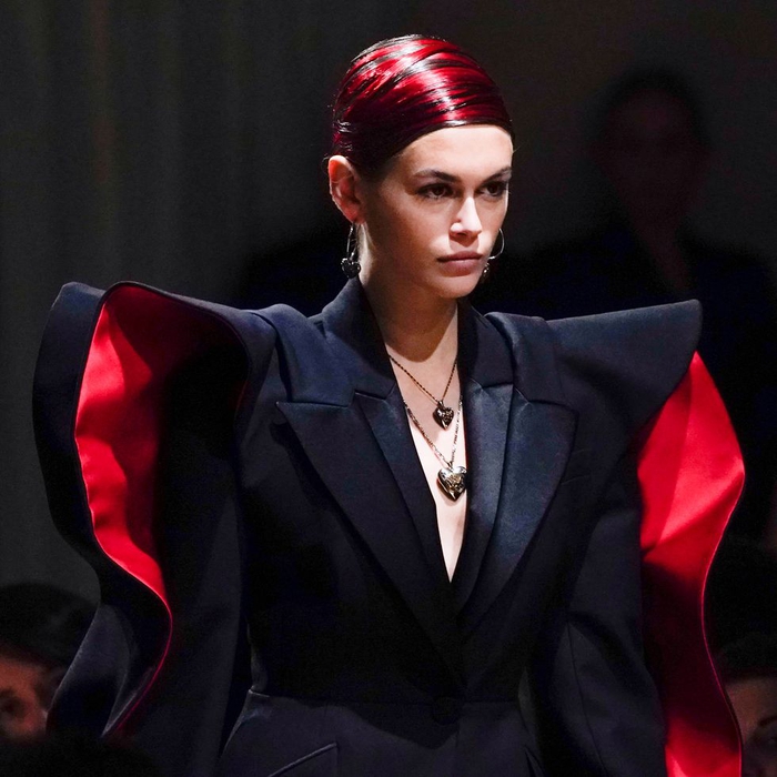 Alexander McQueen Ajak Pengikutnya Untuk Berkreasi di Rumah