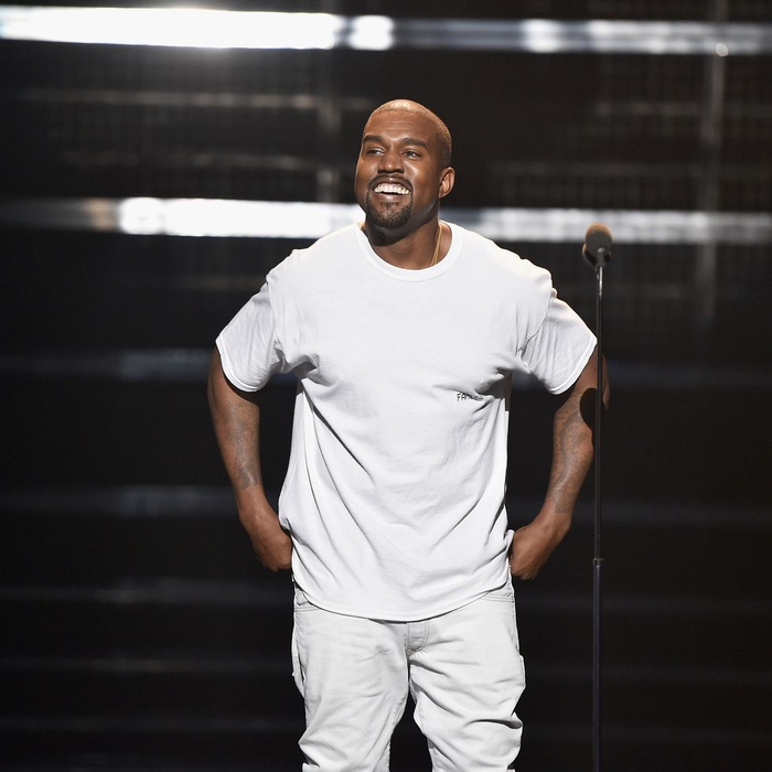 Kanye West Galang Dana Untuk Biaya Kuliah Putri George Floyd