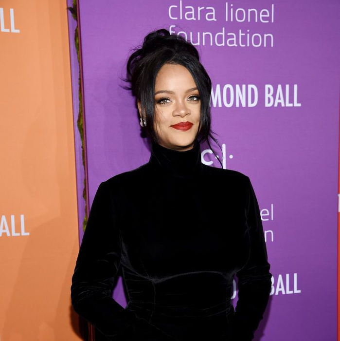 Rihanna Sumbang 5 Juta Dolar untuk Bantuan Atasi Covid-19