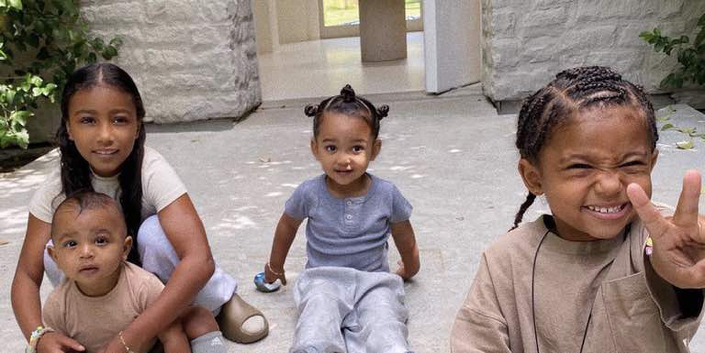Kim Kardashian Unggah Foto Anaknya yang Tampak Menggemaskan!