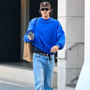 Jacob Elordi Tampil dengan Tren "Cerulean Renaissance"&nbsp;