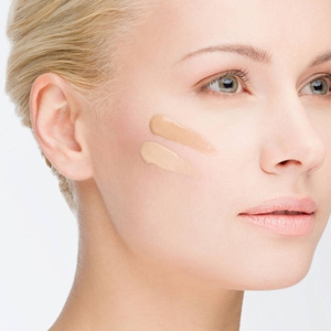 Tips Memakai Foundation agar Tidak Mudah Retak