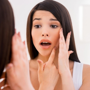 5 Kebiasaan Buruk yang Merusak Kulit