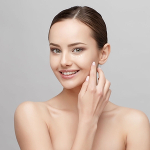 Rekomendasi Perawatan Area Mata untuk Wanita Usia 20-an 