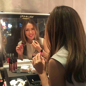 Kolaborasi Lipstik Lokal Dengan Cathy Sharon