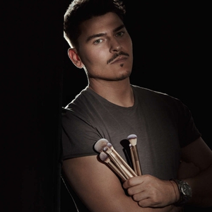 Mario Dedivanovic Luncurkan Kuas Makeup bersama Sephora