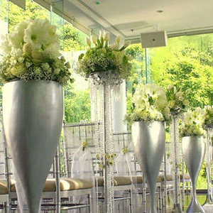 Champaka Deck: Tempat Pernikahan Romantis di Atas Lembah