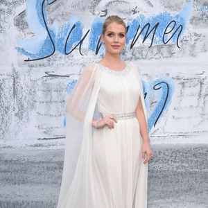 Keponakan dari Putri Diana, Lady Kitty Spencer Kini telah Menikah