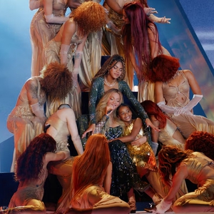 Ketika Beyonc&eacute; Membawa Rumi, Putri Kecilnya ke Panggung 