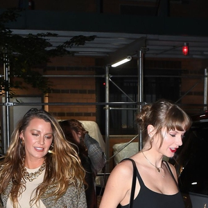 Taylor Swift, Sophie Turner, Blake Lively, dan Brittany Mahomes Makan Malam Bersama