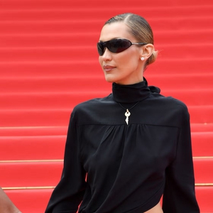 Bella Hadid Tampil dengan Look Baru usai Rehat dari Gaya Vintage
