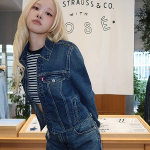 Ros&eacute; & Levi&rsquo;s Hadirkan Koleksi Kolaborasi Bertajuk The Original Girl