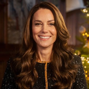 Putri Kate Kenakan Jaket Tweed Berkilau untuk Penampilan Libur Natal Terbaru