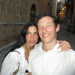 Dua Lipa dan Callum Turner Nikmati Liburan di Palermo Bak Kisah dalam Novel Romantis