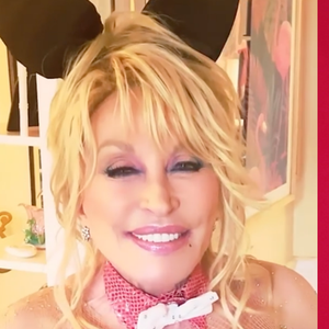 Dolly Parton Bikin Ulang Cover Majalah Playboy Tahun 1978 untuk Ulang Tahun Sang Suami, Carl Dean