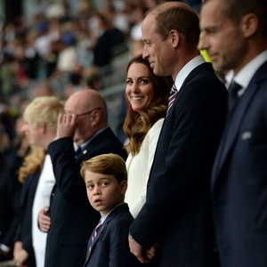 Pangeran George Terlihat Bersama Pangeran William dan Kate Middleton di Final Piala Eropa Semalam