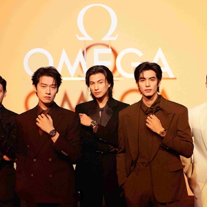 Omega Rayakan Planet Ocean di Chongqing, Tiongkok