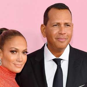 J.Lo Hapus Foto Mantan Pacar, Alex Rodriguez, dari Instagram