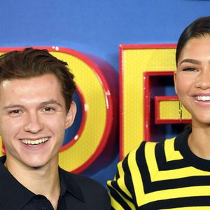 Zendaya Kagumi Tom Holland yang Dikabarkan Telah Menjadi Pacarnya