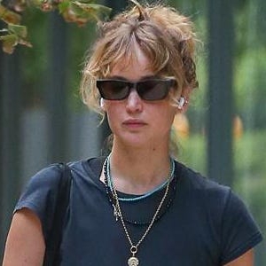 Jennifer Lawrence Buktikan Bahwa Gaya Bisa Berbicara Lebih Lantang daripada Kata-Kata