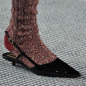 Sejumlah Sepatu dari Panggung Busana Musim Gugur 2022