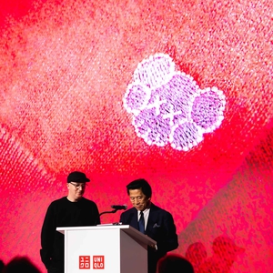 Inisiasi Kaws dan Uniqlo Menuju Seni Masa Kini 
