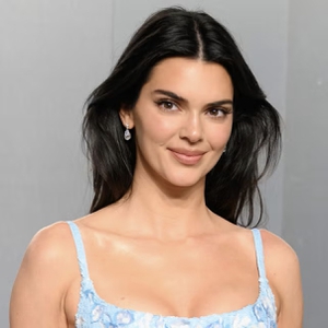 Kendall Jenner dan Jacob Elordi Dikabarkan Tak Henti Bermesraan di Coachella