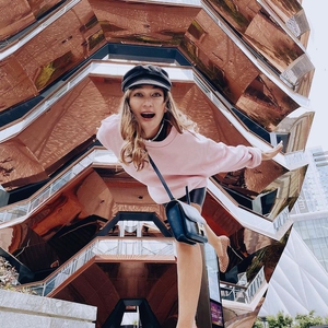 Begini Tampilan Golf Luna Maya di Los Angeles