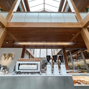 Menu Baru dari Kedai Kopi Favorit Anda, % Arabica