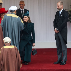Kate Middleton Lakukan Curtsy Paling Anggun saat Menyambut Sultan Oman di Windsor