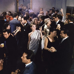 9 Busana Pesta Liburan untuk Setiap Acara di Kalender Anda