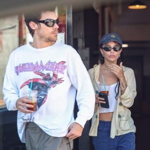 Harry Styles dan Zo&euml; Kravitz Tampil Senada Saat Coffee Date Pra-Grammys