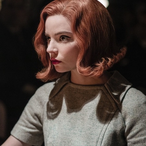 Film dan Novel ternama The Queen's Gambit akan Diproduksi dalam Bentuk Teater Broadway