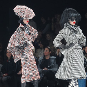 10 Item dari Koleksi Vintage Alexander McQueen Ini Menjadi Milik Anda