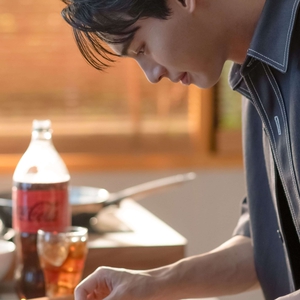 Percakapan Eksklusif dengan Win Metawin Seputar Perannya Sebagai Brand Ambassador Terbaru Coca-Cola