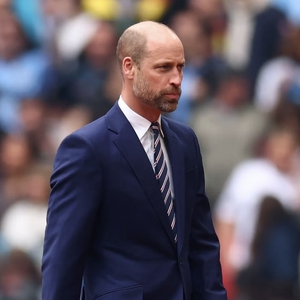 Pangeran William Hadiri Final Piala FA dalam Balutan Setelan Biru Royal