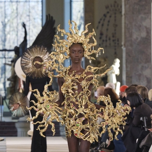 Elsa Schiaparelli Menjadi Lebih Relevan dari Sebelumnya