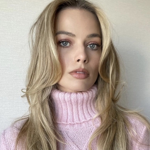 Tren Potongan Rambut Viral Butterfly Haircut yang Bisa Bikin Anda Terlihat Stylish