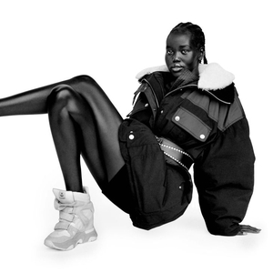 Isabel Marant Kembali Merilis Sepatu Wedge Sneaker Ikonisnya!