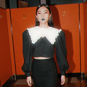 Tiru Gaya Terkini Isyana Sarasvati Dengan Mengenakan Busana Bergaya Victoria