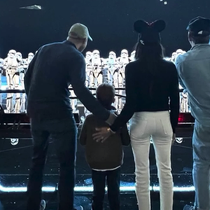 Duchess Meghan dan Pangeran Harry Menikmati Petualangan di Disneyland Bersama Anak-Anak Mereka